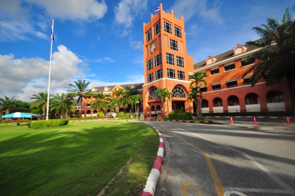 Regents International School Pattaya — Primary House Colour Challenges — photo 1